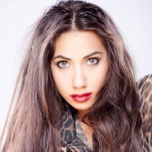 Meet your Posher, Huda